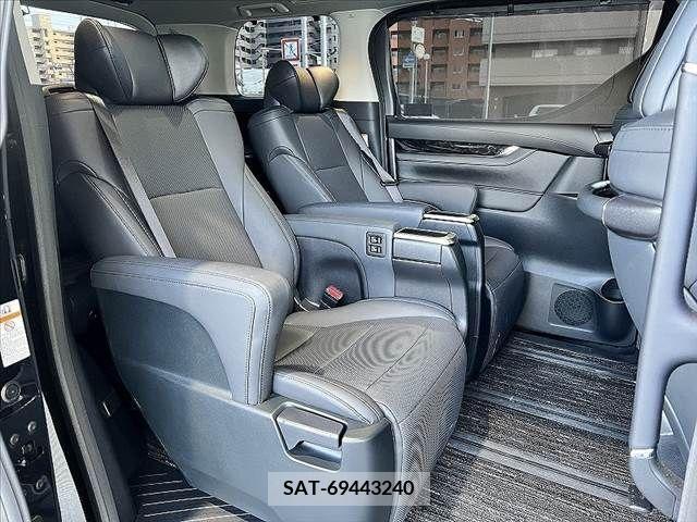 Toyota ALPHARD 2022-03 395486-17
