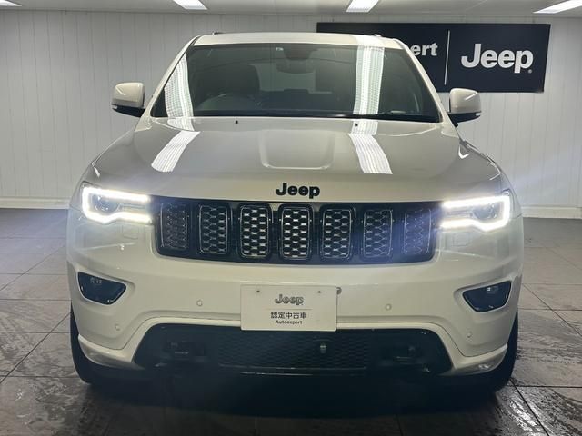 Jeep GRAND CHEROKEE 2019-08 16036-3