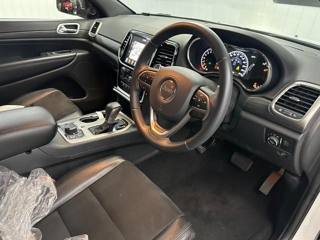 Jeep GRAND CHEROKEE 2019-08 16036-1