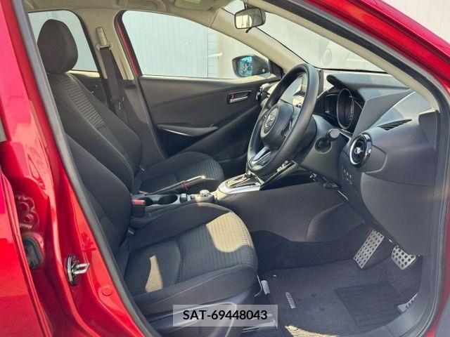 Mazda DEMIO 2019-05 328746-9