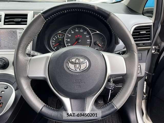 Toyota RACTIS 2011-01 282634-4