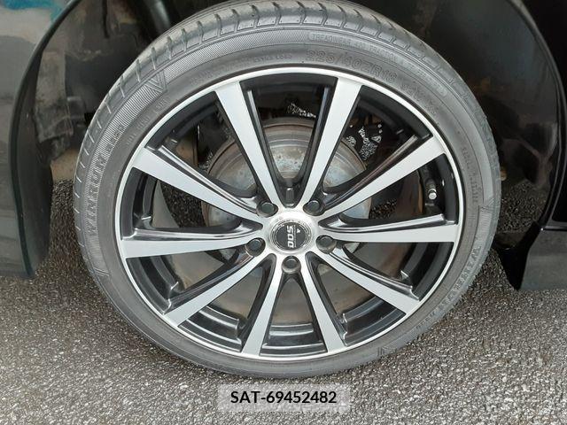 Toyota ISIS 2014-01 201128-4