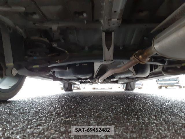 Toyota ISIS 2014-01 201128-6