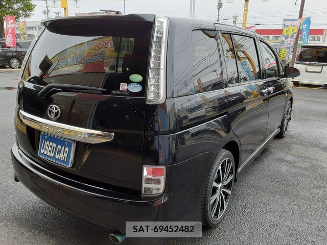 Toyota ISIS 2014-01 201128-2