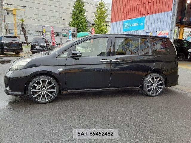 Toyota ISIS 2014-01 201128-3