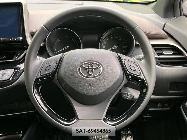 Toyota C-HR 2018-12 357816-11