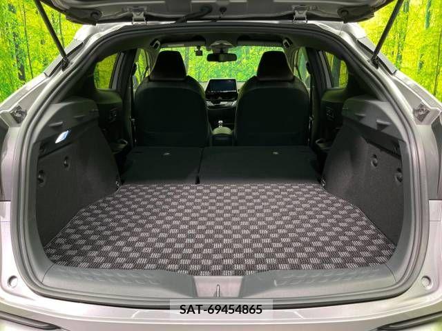 Toyota C-HR 2018-12 357816-10