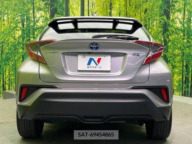 Toyota C-HR 2018-12 357816-15