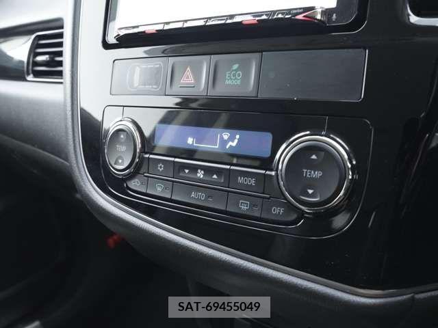 Mitsubishi OUTLANDER PHEV 2017-05 281132-14