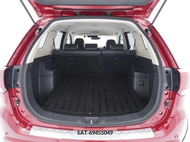 Mitsubishi OUTLANDER PHEV 2017-05 281132-7