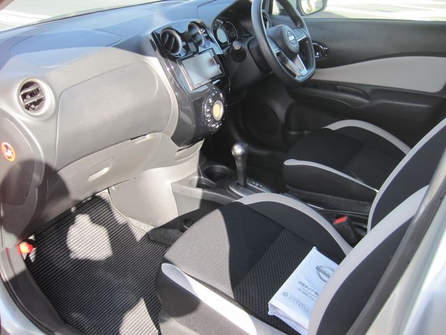 Nissan NOTE 2017-08 10601-1
