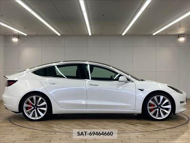 Tesla MODEL 3 2019-09 299036-16