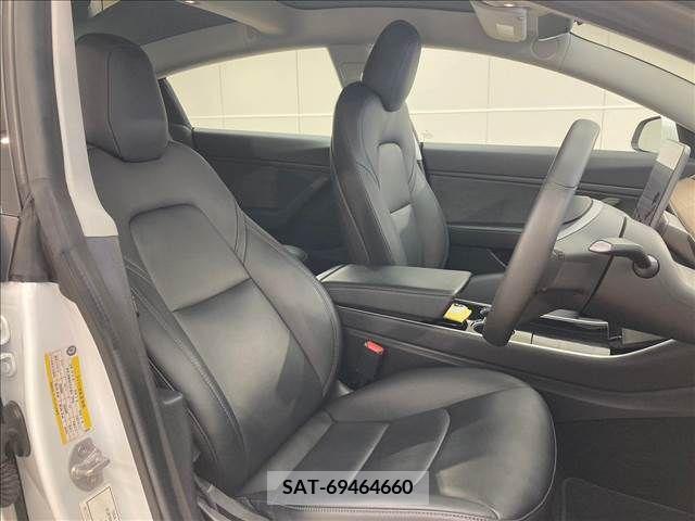 Tesla MODEL 3 2019-09 299036-11