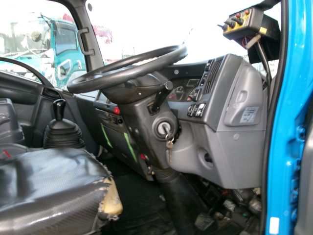 Isuzu ELF TRUCK 2016-02 7333-9