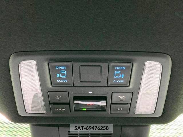 Toyota VOXY 2022-11 205877-4