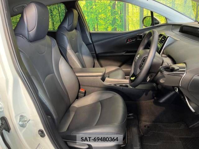 Toyota PRIUS 2019-09 282054-8