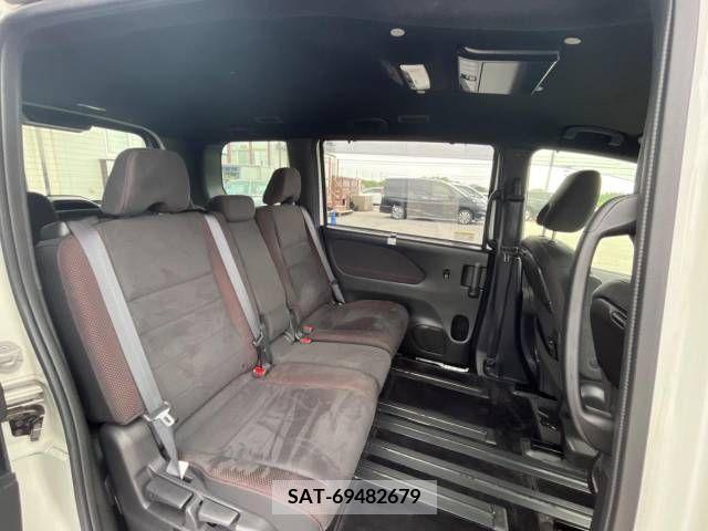 Nissan SERENA 2018-01 324931-12