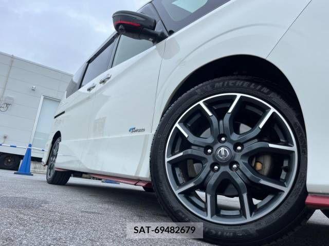 Nissan SERENA 2018-01 324931-17