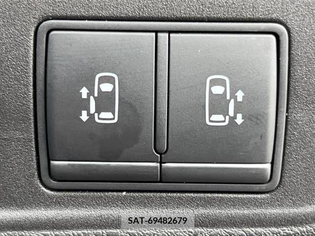 Nissan SERENA 2018-01 324931-6