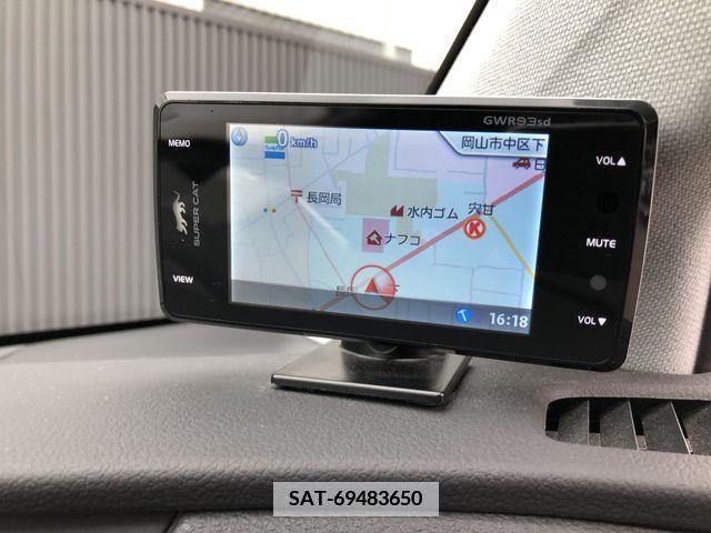 Toyota PRIUS 2016-10 379952-20