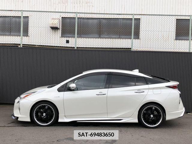 Toyota PRIUS 2016-10 379952-8