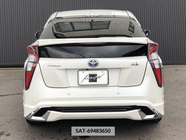Toyota PRIUS 2016-10 379952-4
