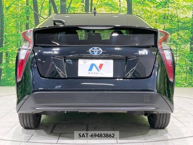 Toyota PRIUS 2017-09 322307-15