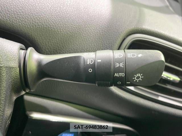 Toyota PRIUS 2017-09 322307-4
