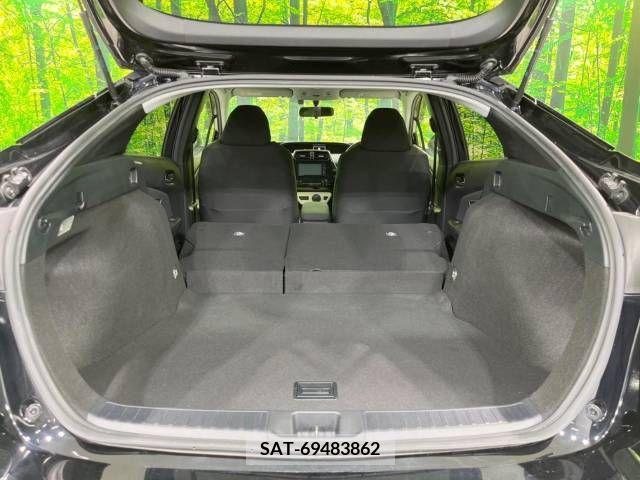 Toyota PRIUS 2017-09 322307-10