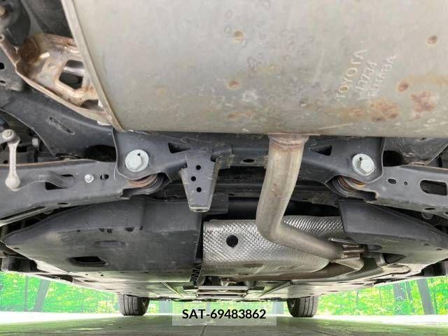 Toyota PRIUS 2017-09 322307-19