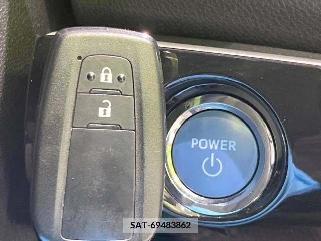 Toyota PRIUS 2017-09 322307-6