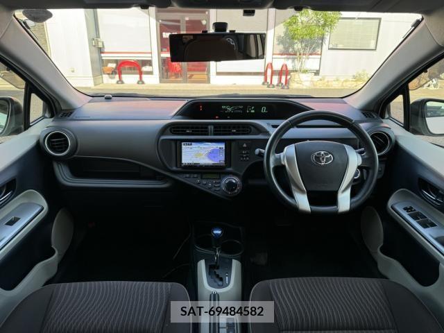 Toyota AQUA 2012-05 314109-4