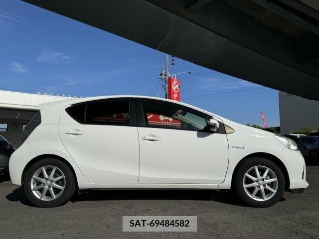 Toyota AQUA 2012-05 314109-11