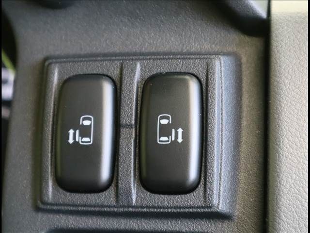 Mitsubishi DELICA D5 2011-04 20285-9