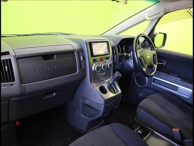 Mitsubishi DELICA D5 2011-04 20285-27
