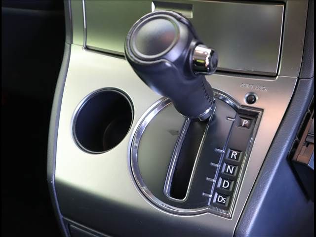 Mitsubishi DELICA D5 2011-04 20285-11