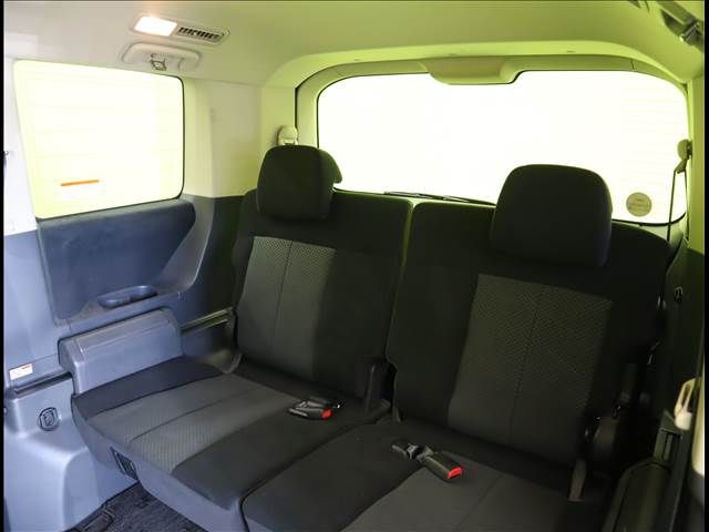 Mitsubishi DELICA D5 2011-04 20285-23