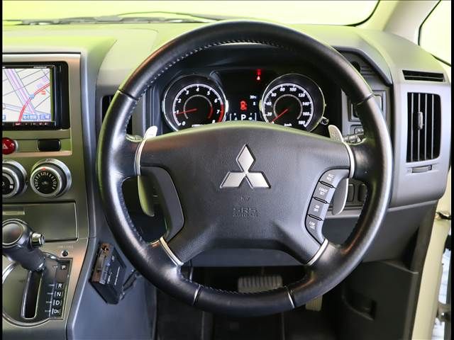 Mitsubishi DELICA D5 2011-04 20285-7