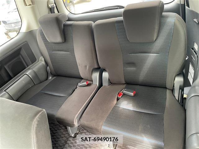 Toyota VOXY 2010-03 207611-4