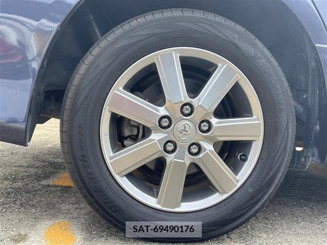 Toyota VOXY 2010-03 207611-10
