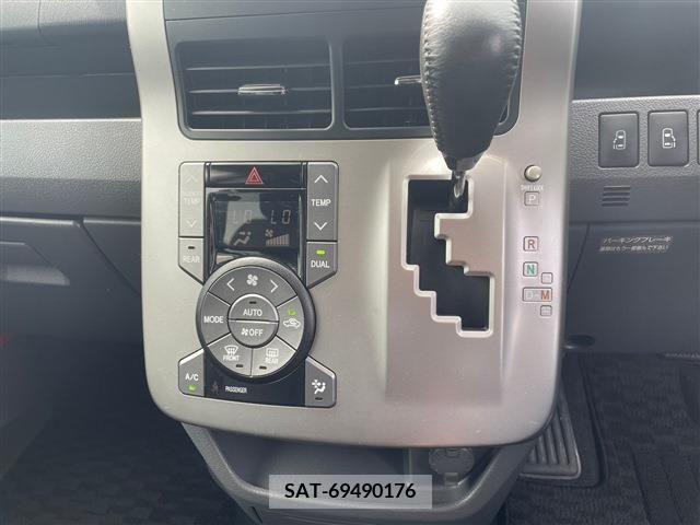 Toyota VOXY 2010-03 207611-13