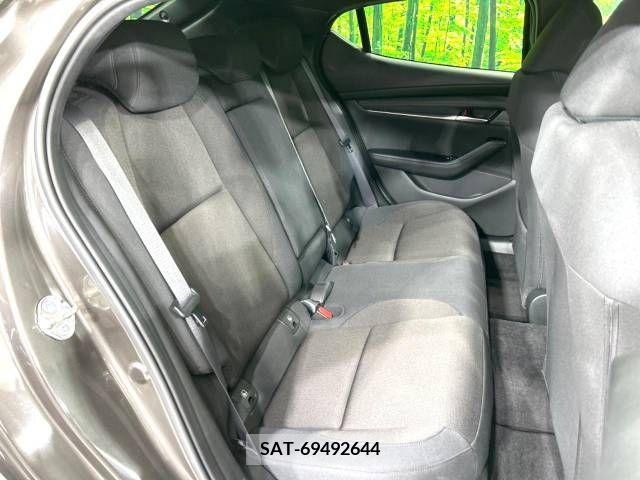 Mazda MAZDA3 2019-08 221328-9