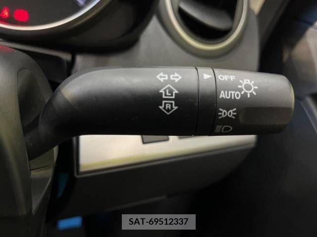 Mazda AXELA 2013-07 383609-5