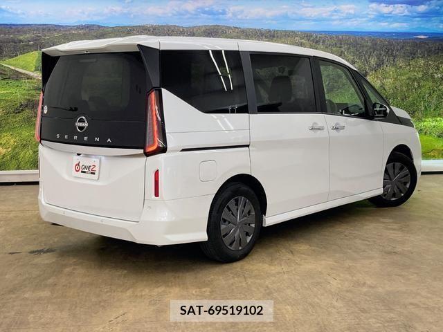 Nissan SERENA 2023-01 367715-17