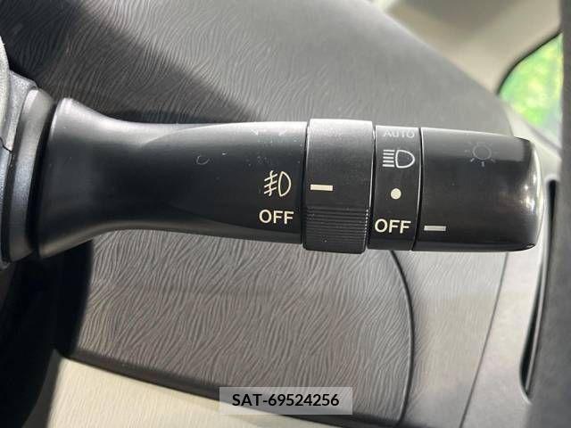 Toyota PRIUS 2012-04 386969-7