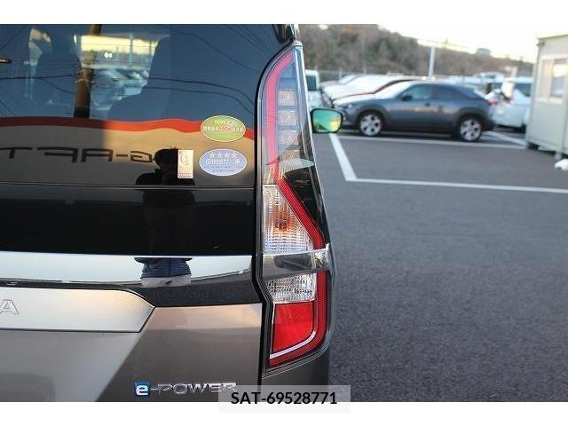 Nissan SERENA 2019-09 217104-11