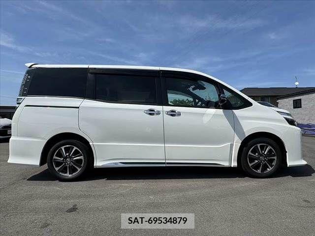 Toyota VOXY 2020-07 288890-11