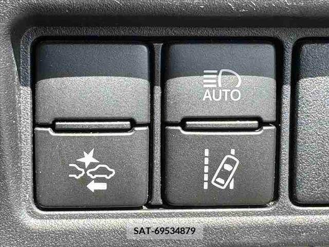 Toyota VOXY 2020-07 288890-6