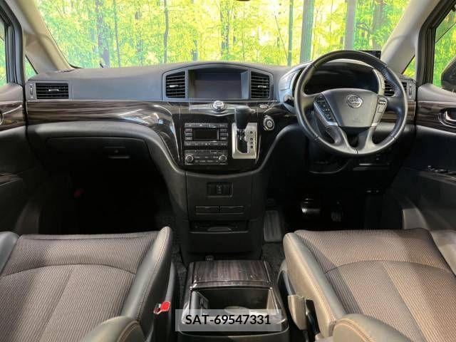 Nissan ELGRAND 2015-08 297092-1