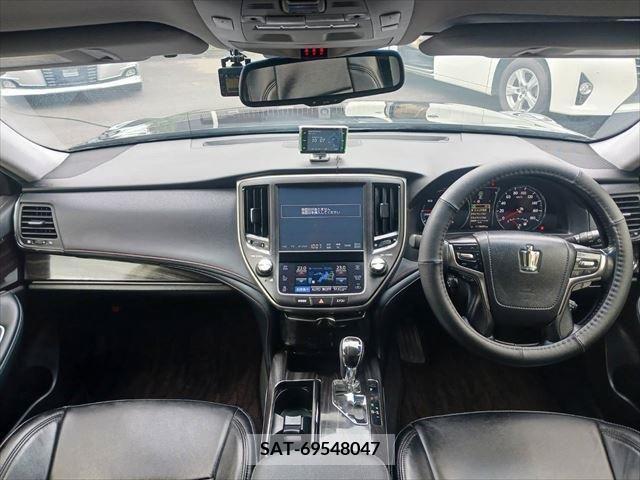 Toyota CROWN SEDAN 2015-10 376932-1